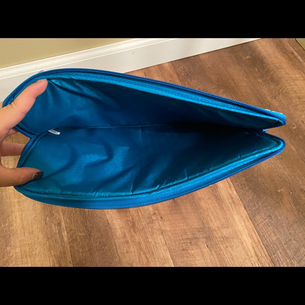 Computer Case - Picture 2 of 2